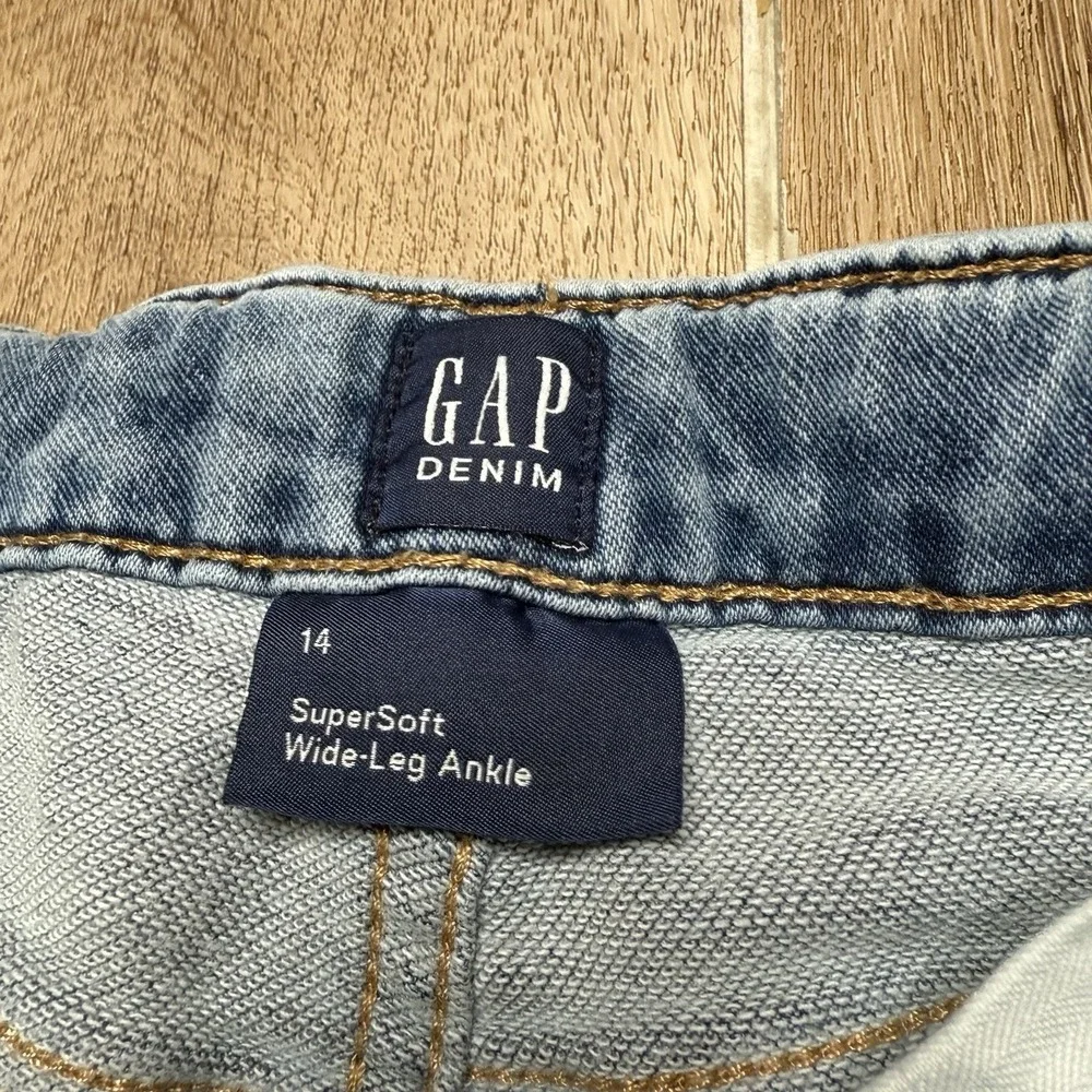 GAP Girls Size 14 Super Soft Baggy Wide-Leg Light Wash Blue Denim Jeans Pockets